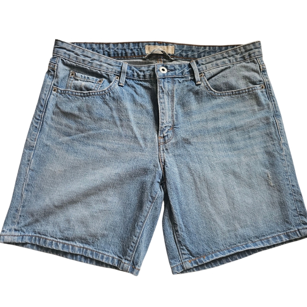 Levi's Blue Jean Shorts Classic Fit 8 Inch Inseam Size 8